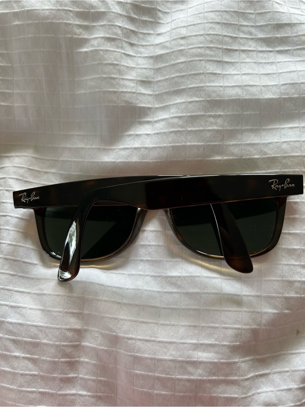 Ray-Ban sunglasses with case - Picture 4 of 5